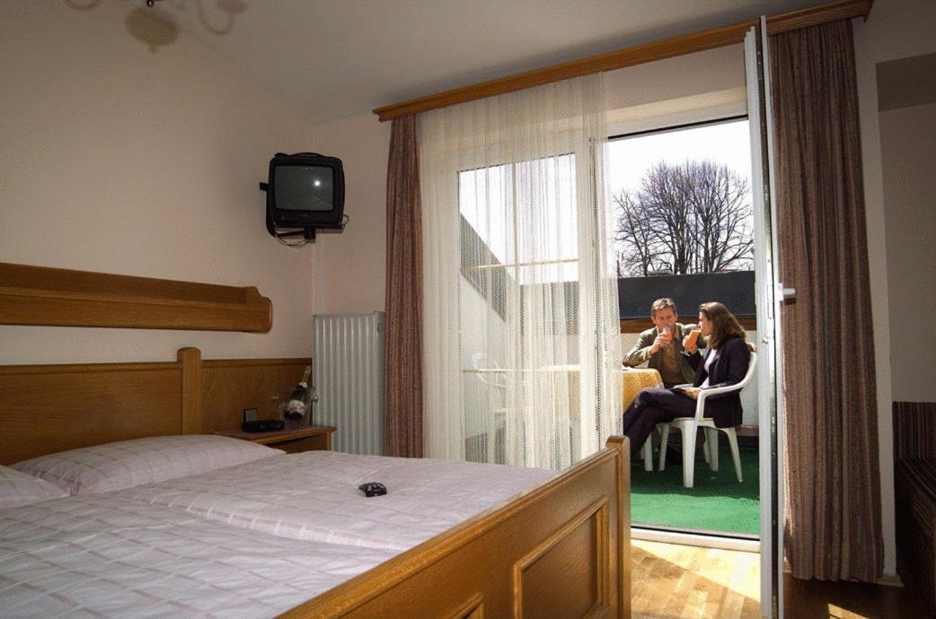 Hotel Gasthof Brueggler Радщат Екстериор снимка