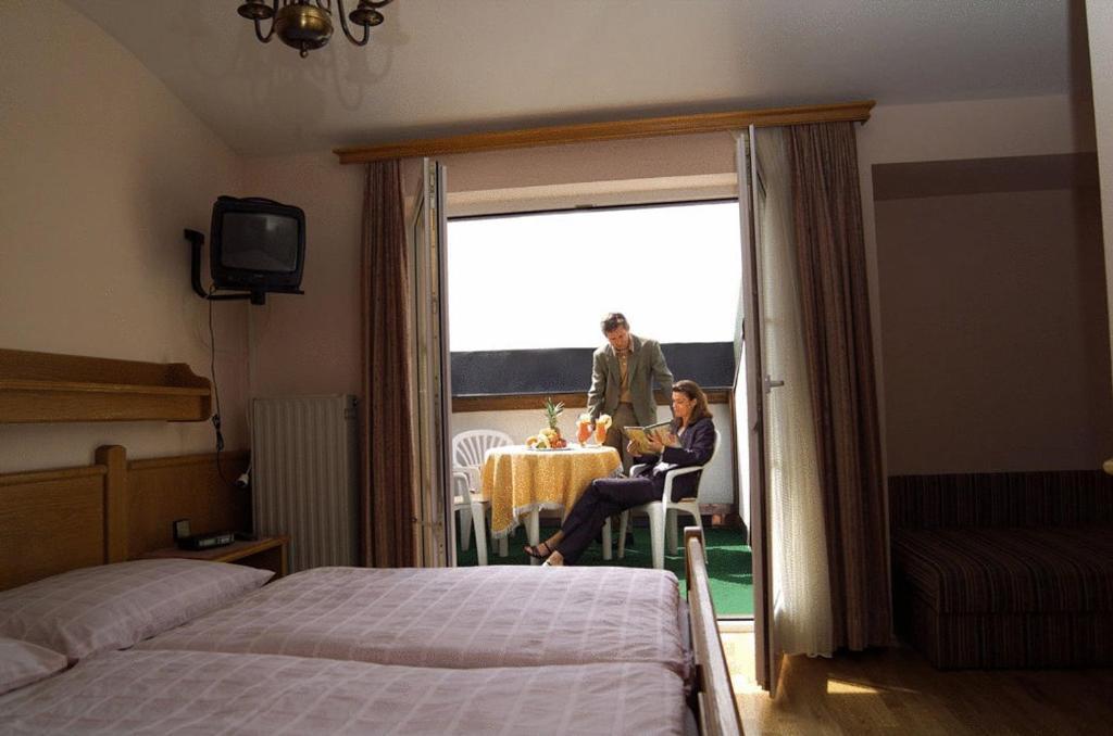 Hotel Gasthof Brueggler Радщат Стая снимка